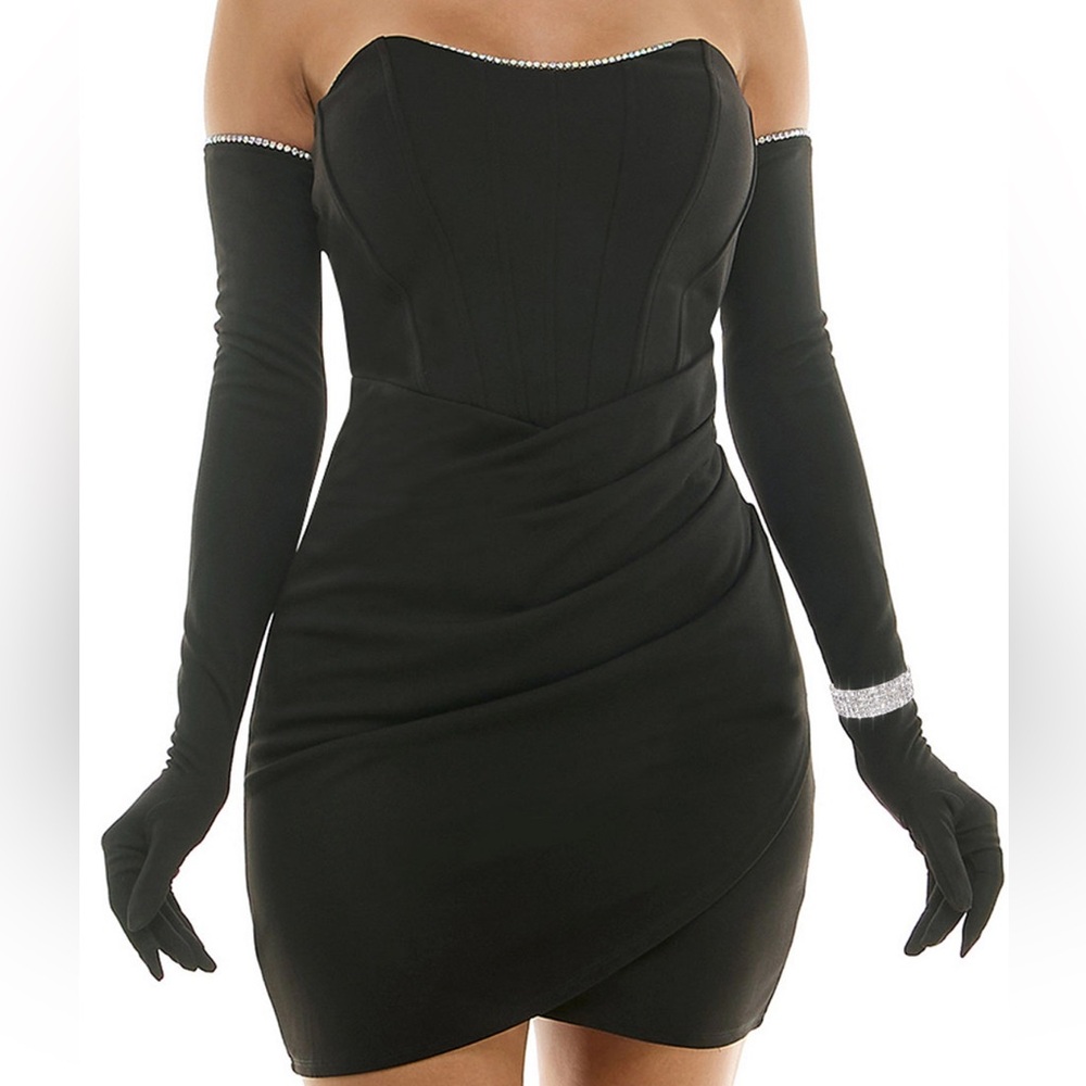 ✨NWT✨ Emerald Sundae Rhinestone Trimmed Dress